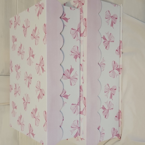 Pink Bow boxes scallop detail - Picture 1 of 7